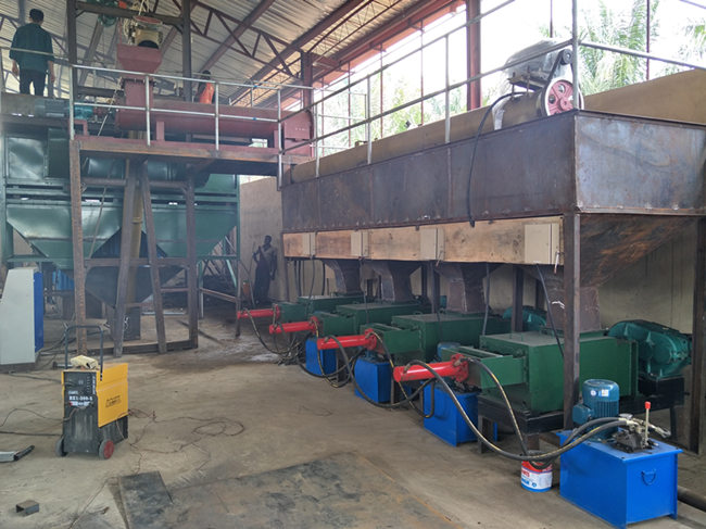 machine de digestion et de pressage des fruits de palme